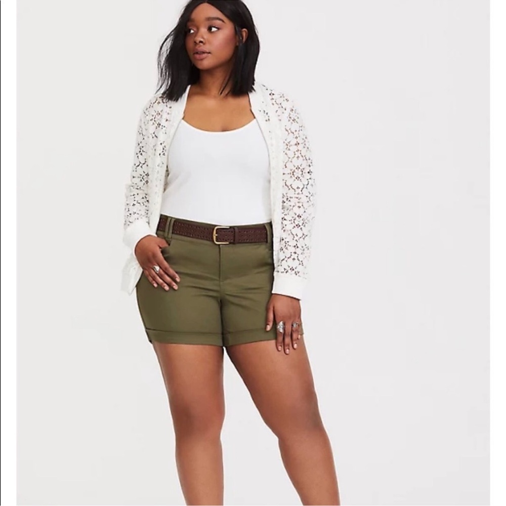 NWT Torrid Olive Sateen Short With Belt Size 20 Plus Size